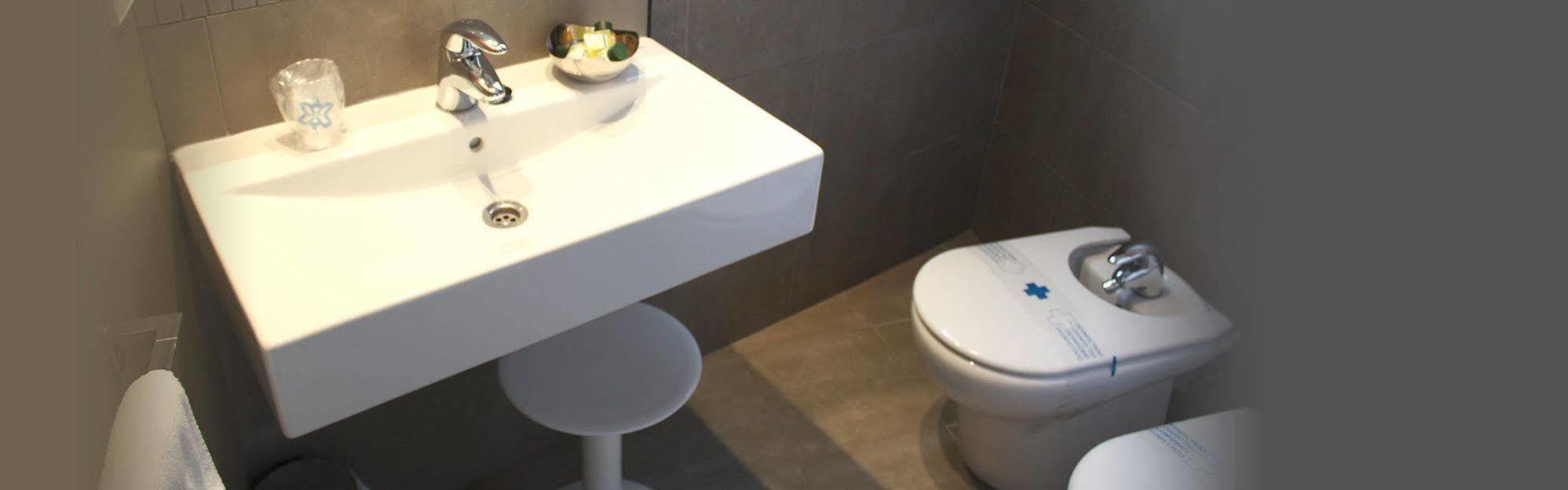 Hotel Berri Versalles Renteria Ngoại thất bức ảnh